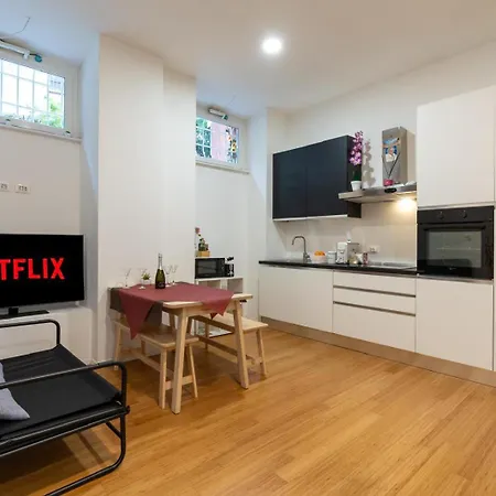 Vaticani Moderna Apartment